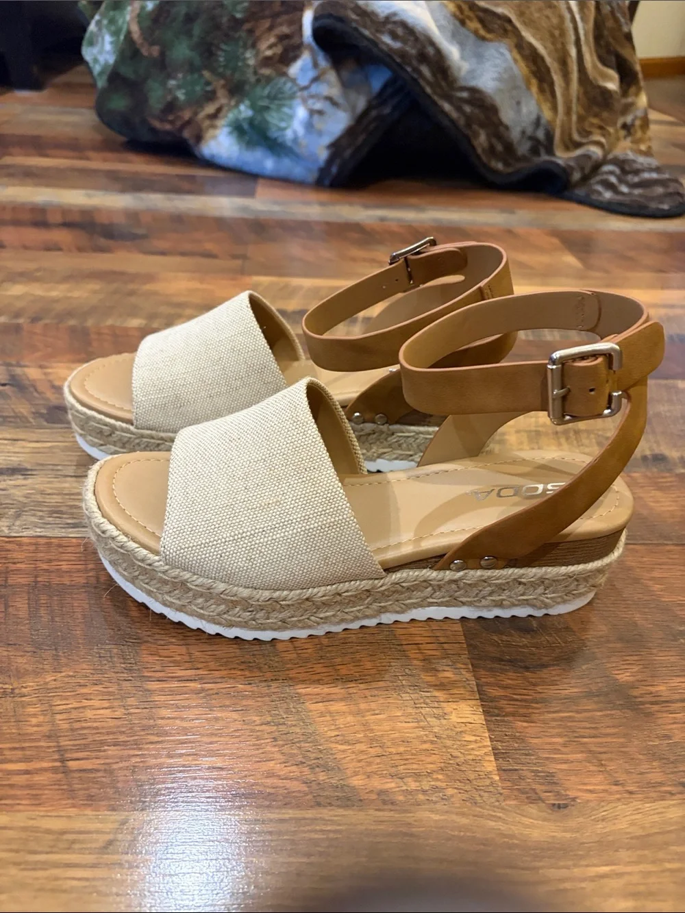 Women’s Tan and Cream Espadrille Platform Sandals